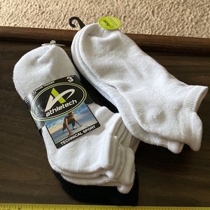 NWT 6 PairTechnical Sport OleDri Womens Socks fits shoe4-10, (4-White & 2-Black)